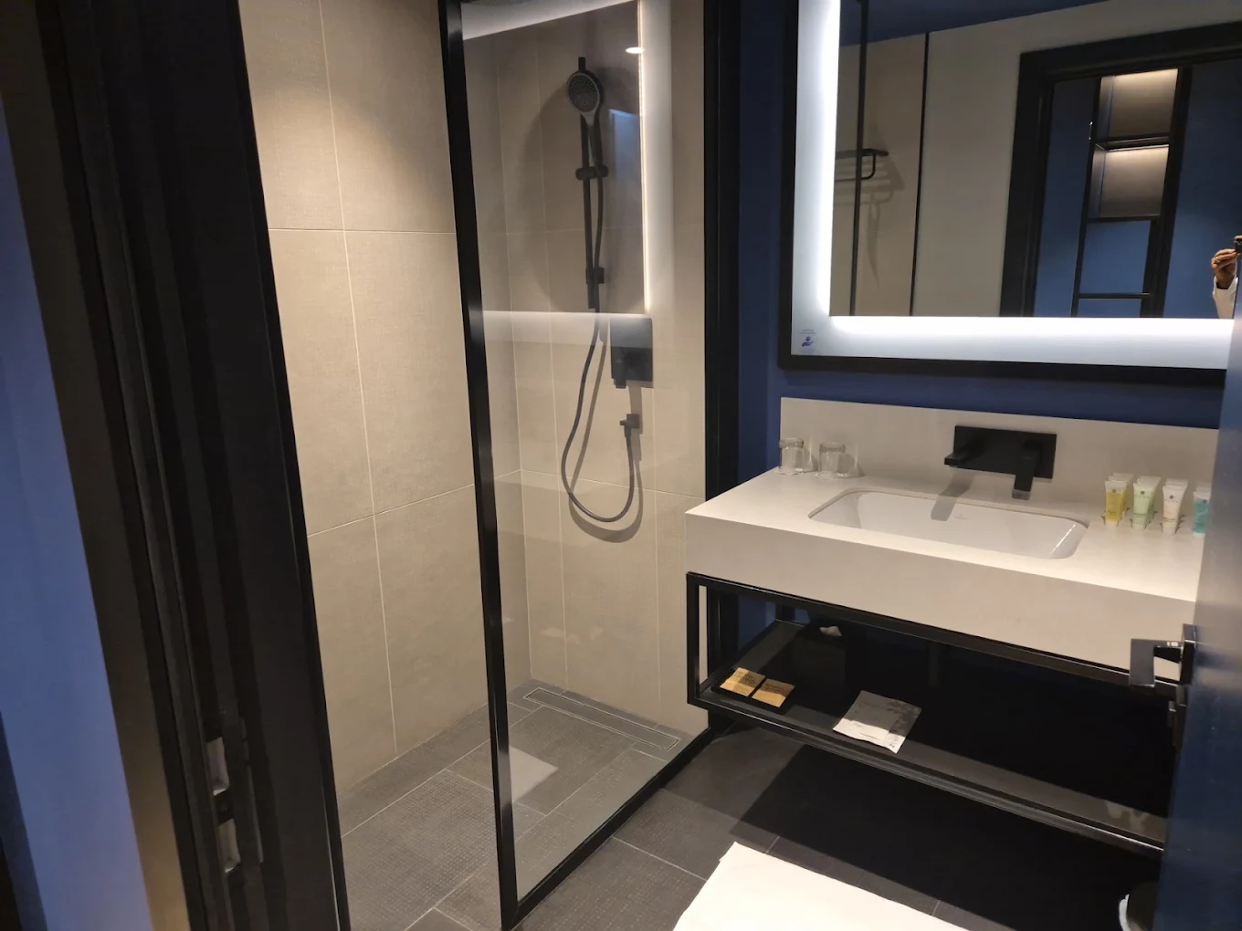 NOVOTEL 8